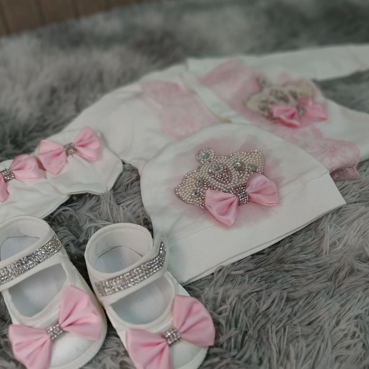 Welcome Home Baby Romper Mitte - Baby Nursery Outfits 评论和价格